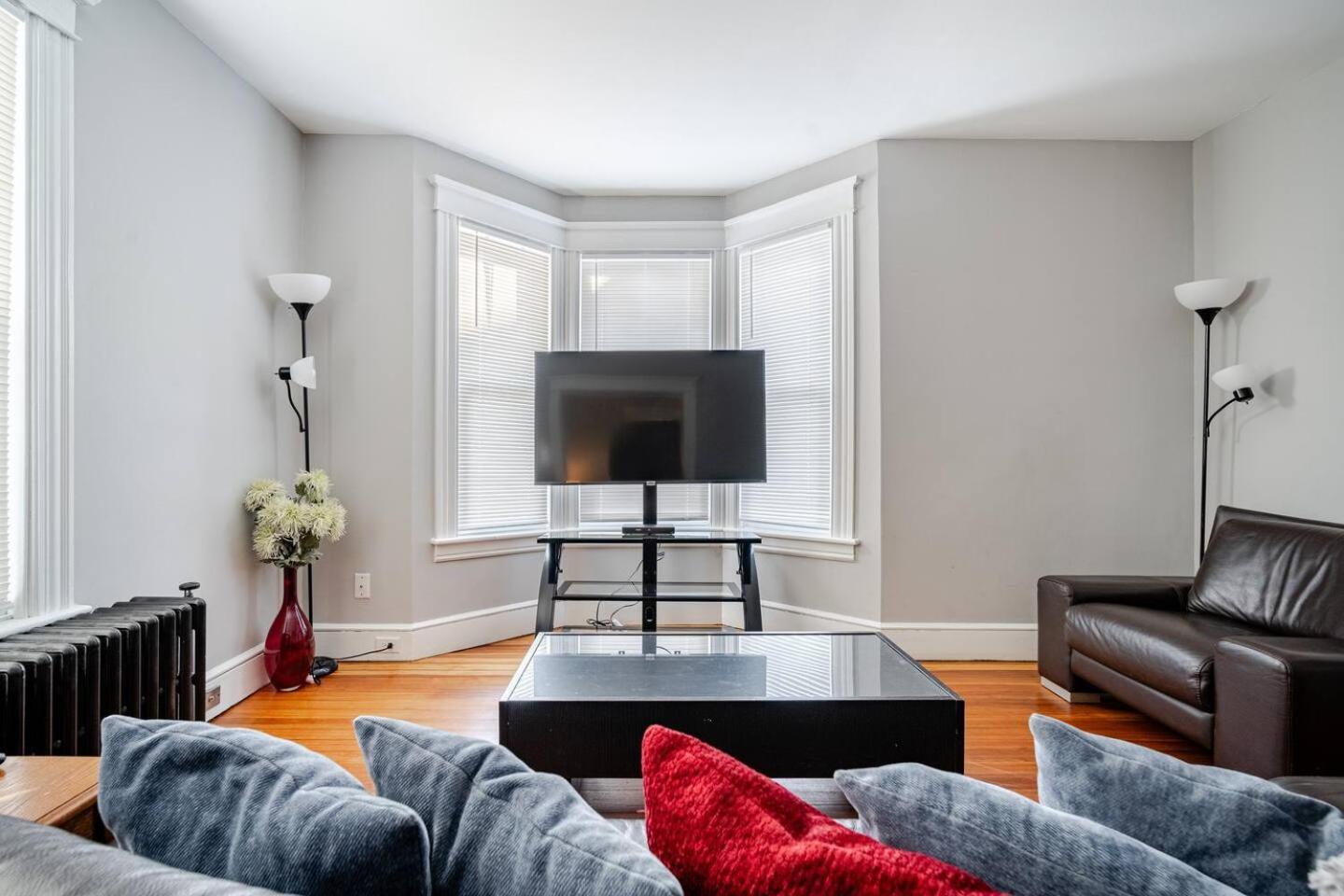 Welcome To Hat City Danbury, A Suburban Retreat المظهر الخارجي الصورة